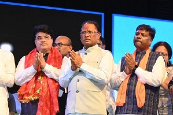 मुख्यमंत्री श्री विष्णु देव साय ने भगवान शिव के  रुद्राभिषेक और महाआरती में हुए शामिल