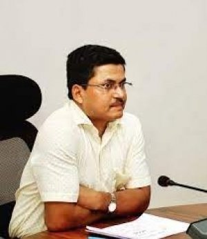 कुंभकारों, स्व सहायता समूहों, छोटे कारीगरों को कलेक्टर ने दी बड़ी राहत..