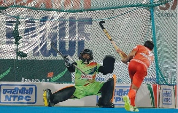 जसकरण सिंह के पांच गोल भी नहीं दिला सके जीत, संस्कारधानी स्ट्राइकर्स ने 5-5 से रोका