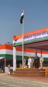 उप मुख्यमंत्री अरूण साव ने जगदलपुर के लालबाग मैदान में ध्वजारोहण कर ली परेड की सलामी