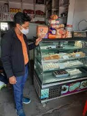 खाद्य सुरक्षा विभाग द्वारा खाद्य सामग्रियों की जांच हेतु किया गया आकस्मिक निरीक्षण