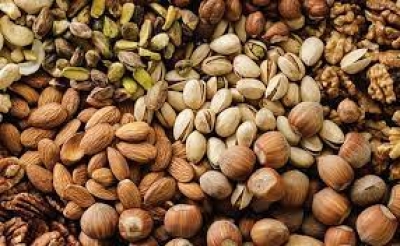 क्या आप भी सुबह-सुबह खाते हैं ये 2 ड्राई फ्रूट, हो सकता है सेहत को नुकसान