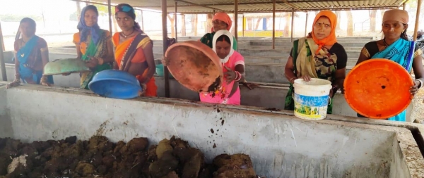 रासायनिक खाद से जैविक खाद की ओर अग्रसर होता धमतरी जिला