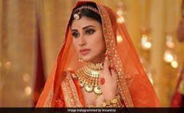मौनी रॉय करने जा रही हैं शादी, जानें कौन सी है तारीख, कौन है दूल्हा और कहां होगी वेडिंग