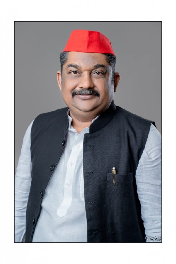 पिछली सरकार ने 50 हजार करोड़ कर्ज लेकर लोगों के खातों में पैसा डाला वही कार्य वर्तमान सरकार भी कर रही है अब दोनों में क्या अंतर रह गया है-गुप्ता