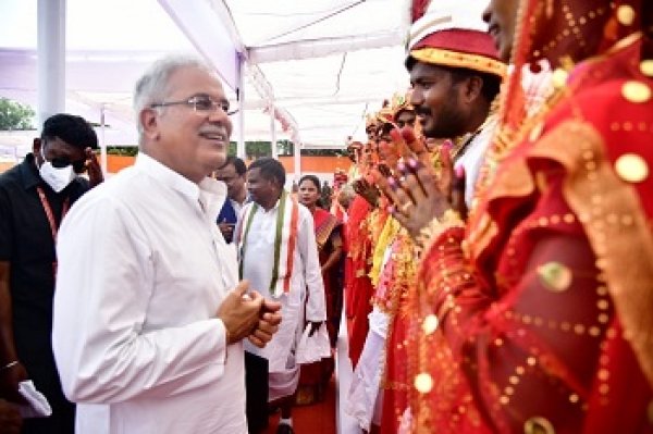 मुख्यमंत्री ने विकासखंड मुख्यालय बस्तर के लालबहादुर शास्त्री मैदान में आयोजित सामूहिक विवाह कार्यक्रम में शामिल होकर...