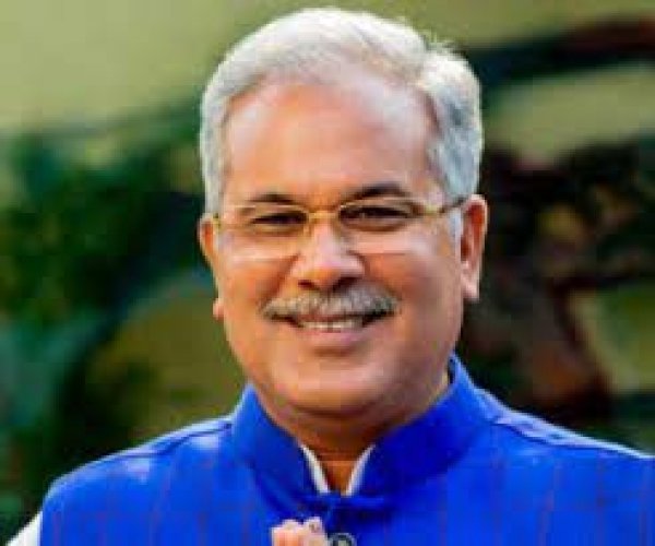 मुख्यमंत्री बघेल ने स्वामी विवेकानंद की पुण्यतिथि पर उन्हें किया नमन