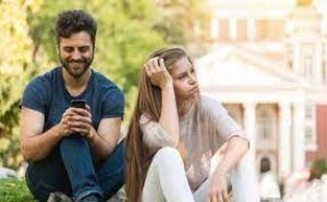 हसबैंड के साथ रहने पर भी फील होता है अकेलापन? यहां जानिए इसके पीछे की वजह