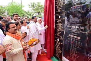 भेंट मुलाकात: वैशाली नगर,मुख्यमंत्री श्री भूपेश बघेल ने आज वैशाली नगर विधानसभा में आयोजित कार्यक्रम में दी अनेक विकास कार्यो की सौगात