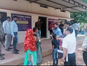 नगर पालिका निगम कुम्हारी में हो रहे निर्माण कार्यों का निरीक्षण कलेक्टर दुर्ग द्वारा