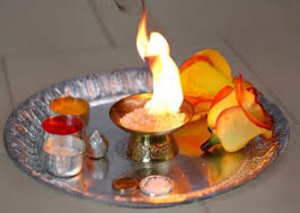 शनिवार की शाम जरूर करें कपूर और लौंग का ये उपाय, घर की नकारात्मकता होगी दूर, परिवार का माहौल रहेगा अच्छा