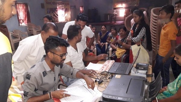 आधार अपडेशन एवं आयुष्मान कार्ड बनाने का अच्छा मौका, निगम के द्वारा लगाए जा रहे शिविर में मिल रहा लाभ