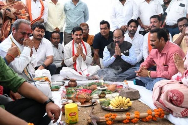 उप मुख्यमंत्री ने मुक्तिधाम के लिए ?50 लाख और सामुदायिक भवन के लिए 1 करोड़ की घोषणा की