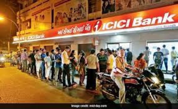 अगले महीने से महंगा हो जाएगा ATM से पैसे निकालना, कई बैंकों ने बढ़ाया