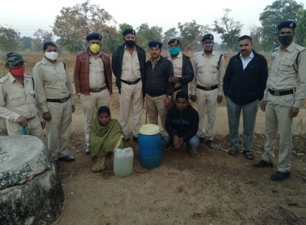 27 लीटर हाथ भट्टी कच्ची शराब बरामद