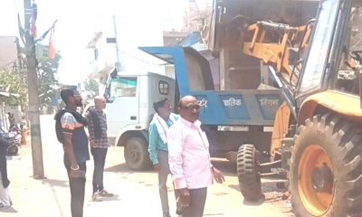नोटिस के बाद भी नाली से नहीं हटाया भवन निर्माण सामाग्री, निगम ने किया जब्त