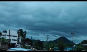 दंतेवाड़ा में लगातार बारिश , मौसम हुआ सुहाना