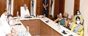 मुख्यमंत्री बघेल ने कोरोना नियंत्रण, व्यवस्थाओं और आगे की रणनीति तय करने ली महत्वपूर्ण बैठक
