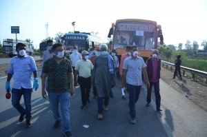 मुख्यमंत्री  बघेल ने बागनदी बार्डर पर श्रमिकों की आवाजाही बढऩे पर उनके गंतव्य स्थल पर पहुंचाने के दिए निर्देश