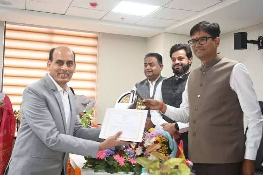 GST प्रशासन में छत्तीसगढ़ का बढ़ा कद, राष्ट्रीय लॉ कमेटी में मिली जगह , ओ.पी. चौधरी की पहल से 12 प्रमुख राज्यों में मिला प्रतिनिधित्व; मशीन लर्निंग और डेटा एनालिटिक्स के नवाचारों की राष्ट्रीय स्तर पर सराहना