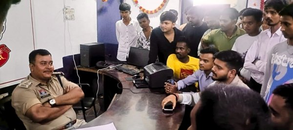 दुर्ग कोतवाली में नवरात्रि पर्व को लेकर शांति समिति की बैठक