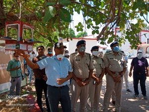 दुर्ग पुलिस की अनोखी पहल , गर्मी के मौसम में बेजुबान पक्षियों के लिए ....