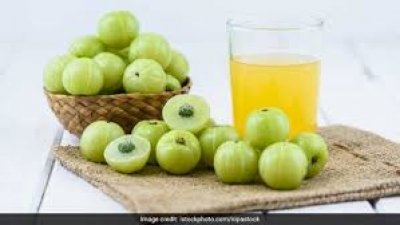 क्या आपको पता है 1 महीने तक लगातार खाली पेट आंवले का जूस पीने से क्या होगा?