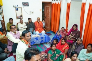 दुर्ग ग्रामीण विधायक ललित चंद्राकर ने नेवई में बूथ कार्यकताओं के संग &lsquo;मन की बात&rsquo; कार्यक्रम की 129वीं कड़ी का श्रवण किया