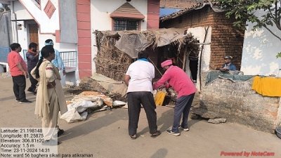 कलेक्टर टीएल के शिकायत पर नगर निगम ने बघेरा में की कार्रवाही,नोटिस का असर नहीं,नाली के ऊपर से हटाया अतिक्रमण