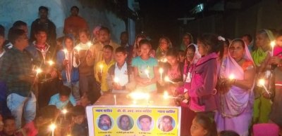 खुड़मुडा़ हत्याकांड के विरोध में सोनकर समाज नवागढ़ द्वारा कैंडल मार्च