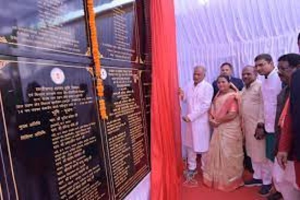 मुख्यमंत्री ने खुज्जी विधानसभा क्षेत्र अंतर्गत 42 करोड़ 61 लाख 22 हजार रूपए के 43 विकास कार्यों का किया लोकार्पण एवं भूमिपूजन