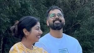मैरिड लाइफ को एक्सरसाइज से बेहतर बना सकते हैं आप, यह 2 योगासन अपने पार्टनर के साथ जरूर करें ट्राई