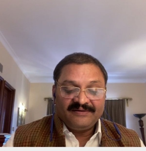 पीएम ने असंभव से दिखने वाले सर्जिकल एवं एयर स्ट्राइक जैसे फैसले लिए : संतोष पांडेय