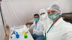 बस स्टैंड पर लगा जांच शिविर बाहर से आने वाले यात्रियों की हो रही है जांच