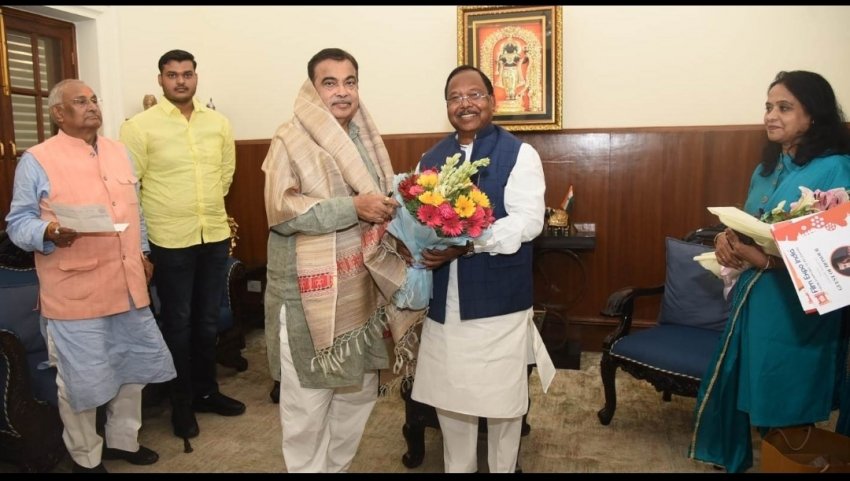 बलरामपुर और रामानुजगंज को जल्द मिलेगा बायपास की सौगात ,मंत्री रामविचार नेताम ने केंद्रीय परिवहन मंत्री नितिन गडकरी से दिल्ली में की सौजन्य मुलाकात