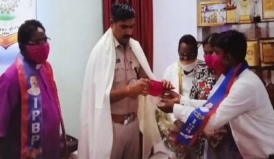 एएसपी रोहित झा सहित कई पुलिस वालों का किया गया सम्मान