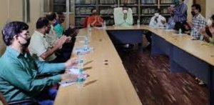 छ.ग. पाठ्य पुस्तक निगम में अध्यक्ष ने ली अधिकारियों और कर्मचारियों की बैठक