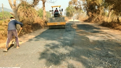 नारायणपुर में रफ्तार पकड़ा विकास ,गढ़बेंगाल&ndash;धौड़ाई और छोटेडोंगर&ndash;ओरछा मार्ग बनेगा &lsquo;फोरलाइन गुणवत्ता&rsquo; वाला सीसी रोड**