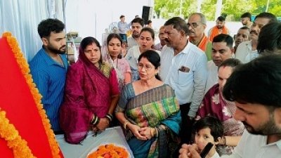 पोटियाकला में 20 लाख की लागत से बनेगा कर्मा भवन का प्रथम तल, महापौर अलका बाघमार ने किया कर्मा भवन के प्रथम तल का भूमिपूजन,