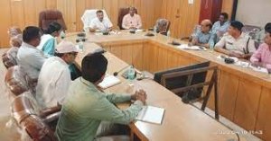 शासन की महत्वाकांक्षी योजनाओं का बेहतर क्रियान्वयन सुनिश्चित करें - कलेक्टर