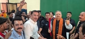 पूर्व मुख्यमंत्री डॉ. रमन सिंह को भिलाई ट्रक ट्रेलर ट्रांसपोर्टर्स एसोसिएशन ने दी जन्मदिन की बधाई