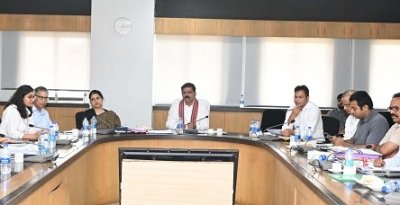 पीएम आवासों को कार्ययोजना बनाकर तेजी से पूर्ण किया जाए : उप मुख्यमंत्री शर्मा