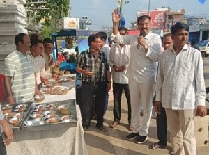 अहिंसा प्रवेश द्वार पर वितरित हुए 21,000 लड्डू, भक्ति और सेवा भाव में डूबा रहा पूरा शहर