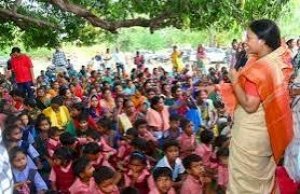 नवविकास की राह पर अग्रसर बस्तर : जगरगुंडा पहुंचने वाली पहली महिला मंत्री बनीं श्रीमती लक्ष्मी राजवाड़े